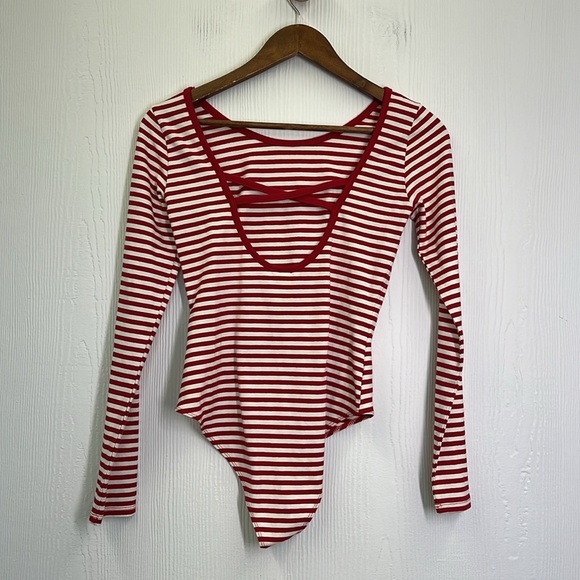 H&M - Red And White Stripe Low Criss Cross Back Long Sleeve Bodysuit Size Small - Picture 9 of 10